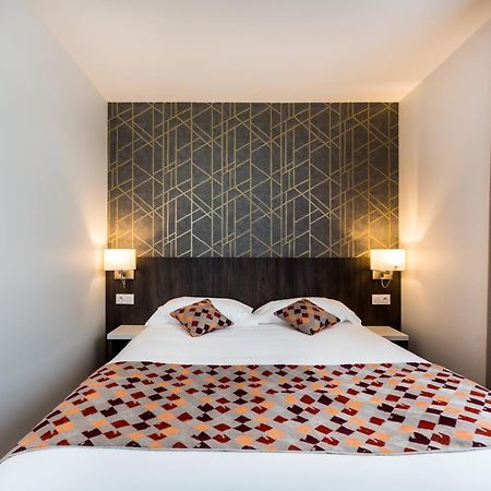 Brit Hotel Ploermel - Hotel De L'Hippodrome Εξωτερικό φωτογραφία