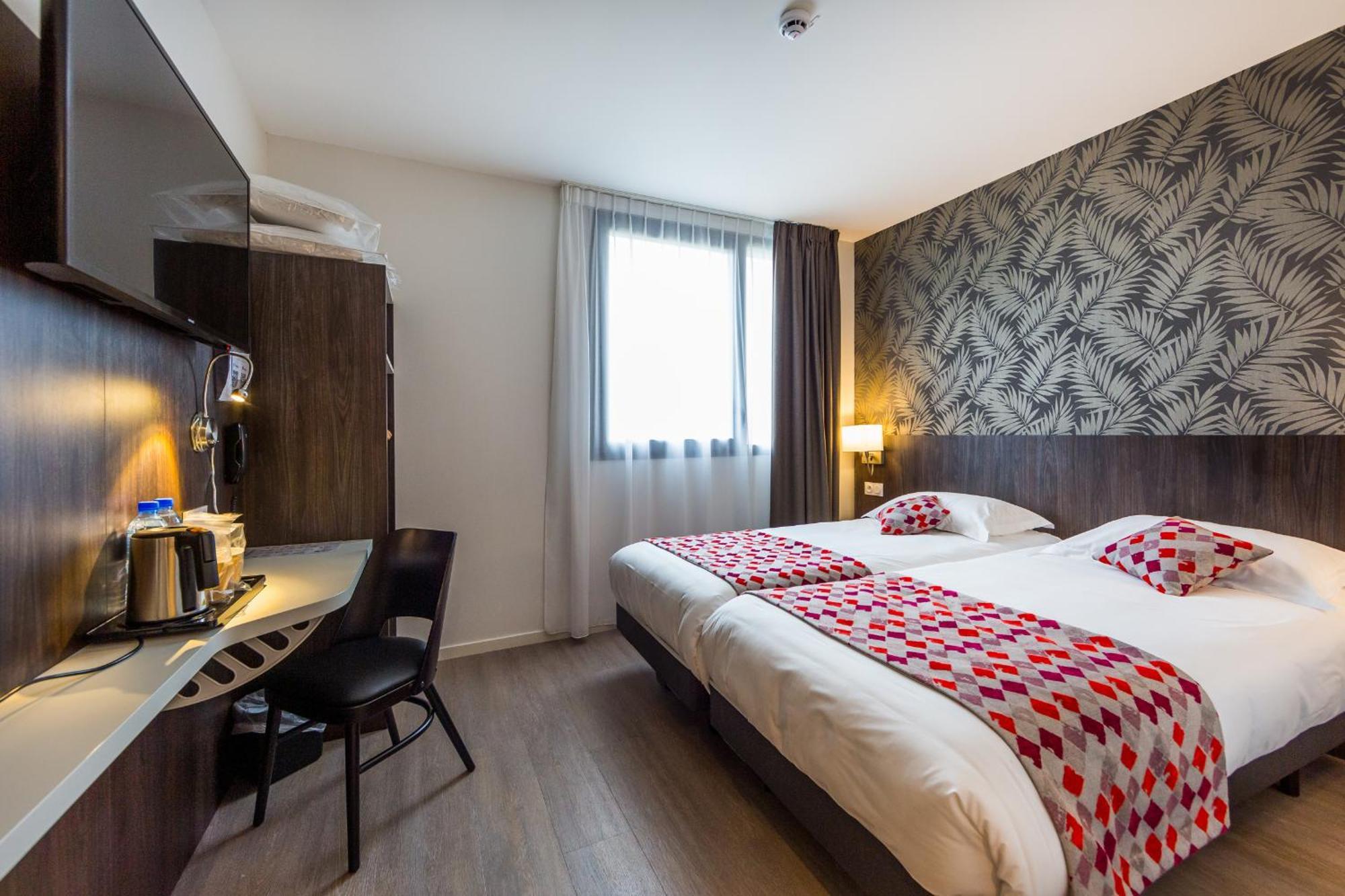 Brit Hotel Ploermel - Hotel De L'Hippodrome Εξωτερικό φωτογραφία