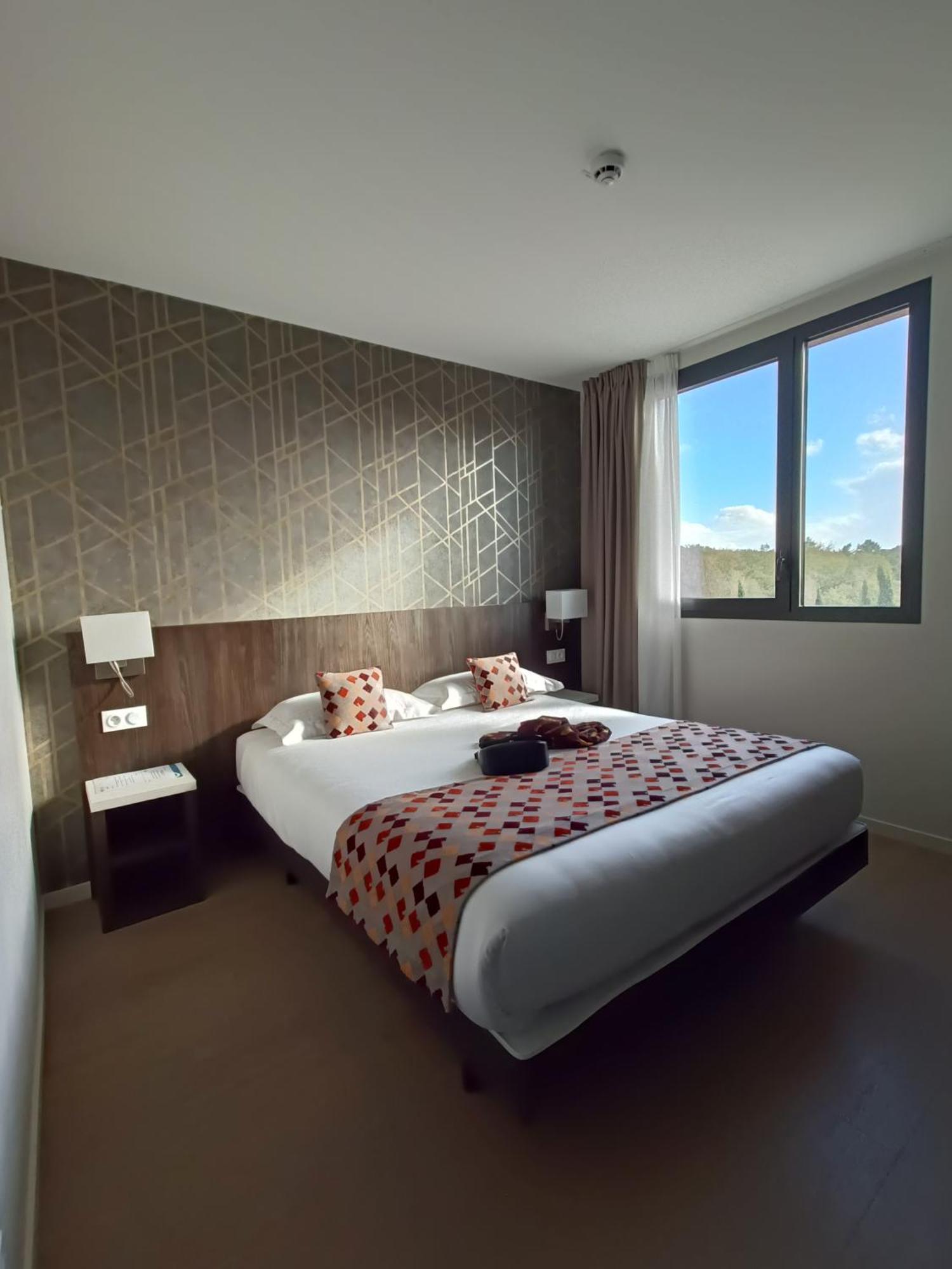 Brit Hotel Ploermel - Hotel De L'Hippodrome Εξωτερικό φωτογραφία