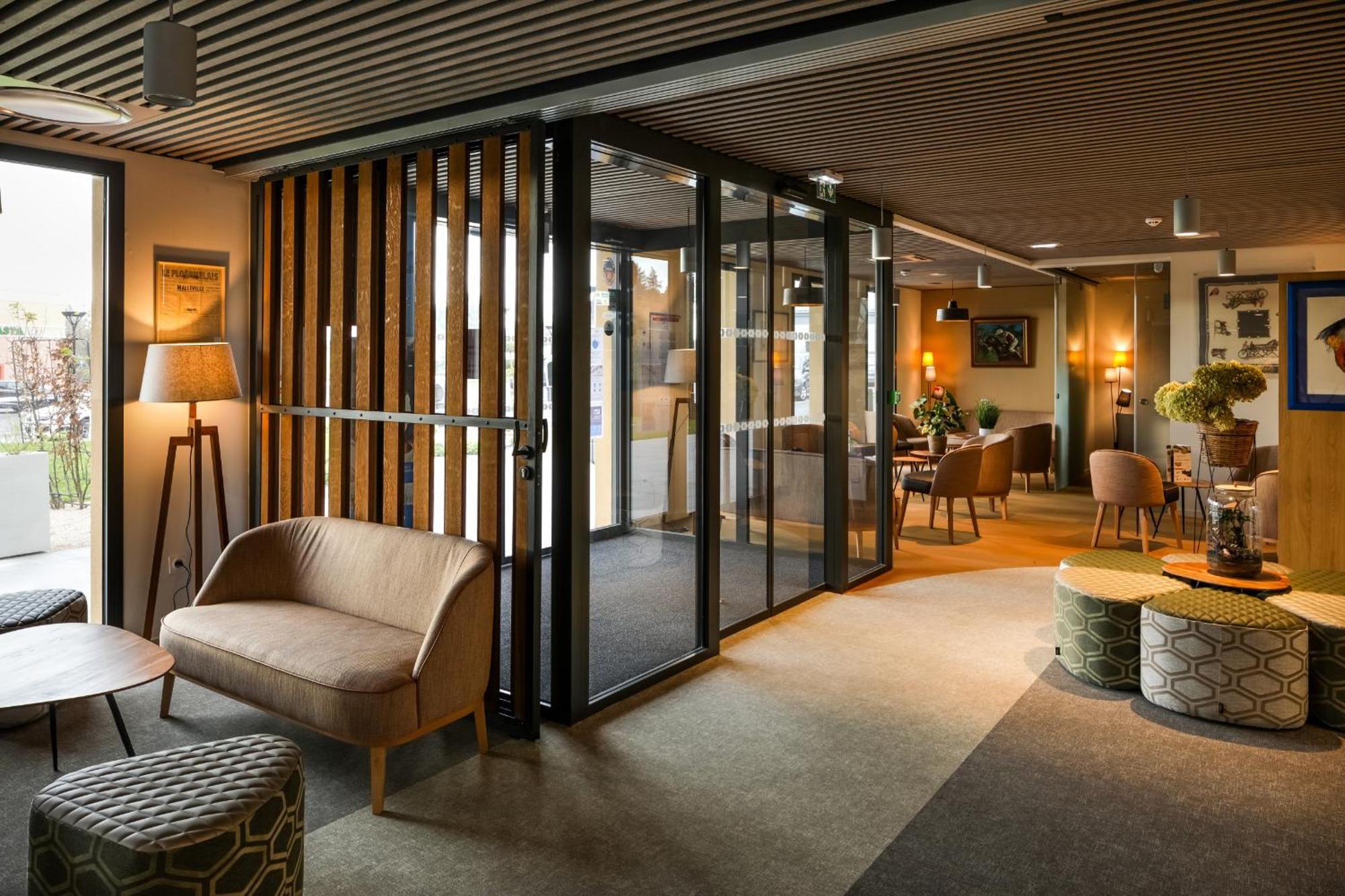 Brit Hotel Ploermel - Hotel De L'Hippodrome Εξωτερικό φωτογραφία